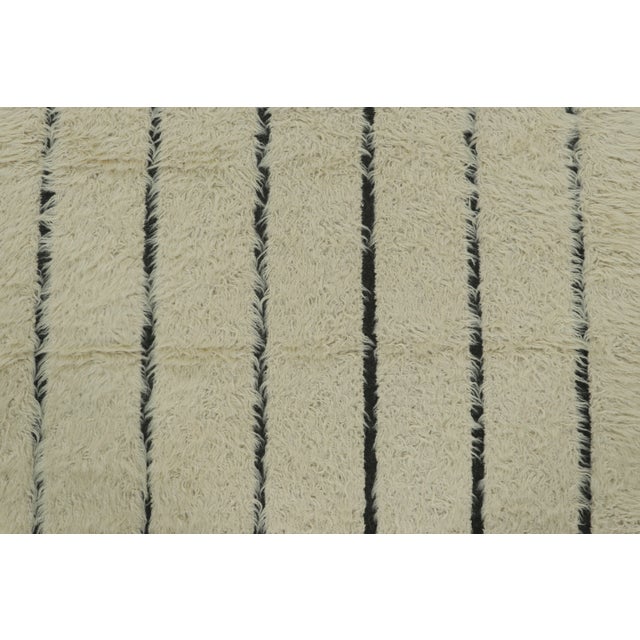 1940s Vintage Scandinavian Style Berber-Inspired Wool Rug, 1940 by Rug & Kilim For Sale - Image 5 of 9
