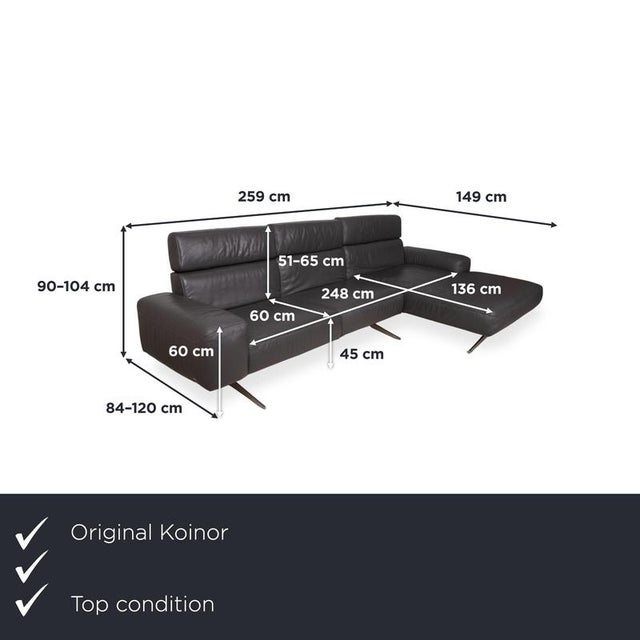 At first glance, the Monroe sofa presents only a calm, straight line—and only on closer inspection does its sophisticated...