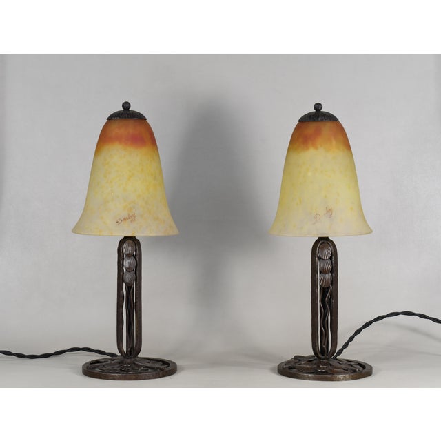 Daum Darboy & Daum Pair of French Art Deco Orange & Yellow Glass Wrought Iron Table Lamp 1920ss For Sale - Image 4 of 13