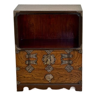 Vintage Chinoiserie Small Chest/Side Table/Nightstand For Sale