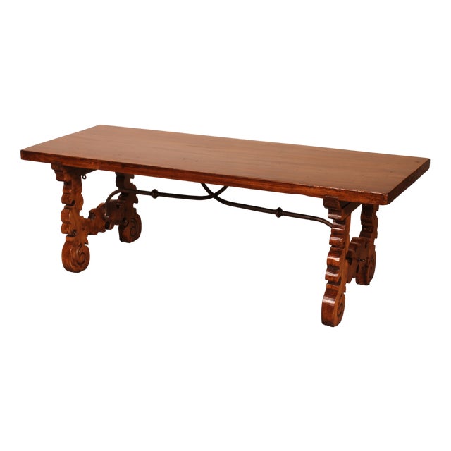 17th Century Spanish Walnut Coffee Table For Sale