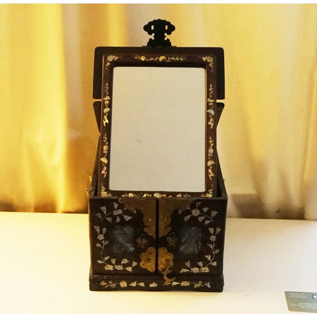 Asian Antique Antique Chinese Ladies Accessory Box Qing Dynasty For Sale - Image 3 of 9