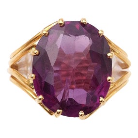 Vintage 18 Karat Gold Cocktail Ring For Sale