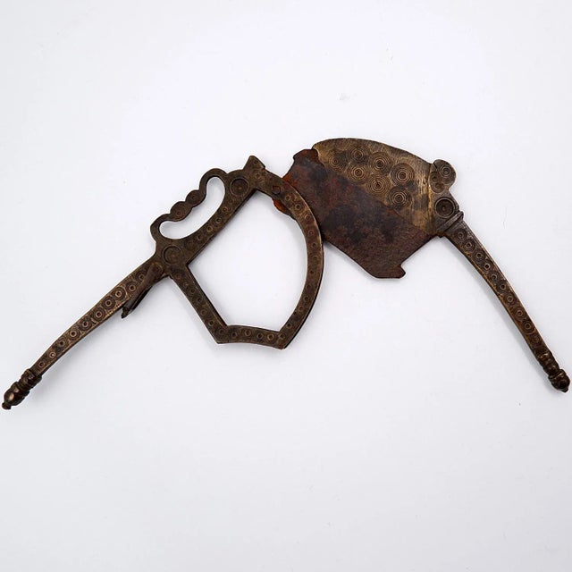 Brass Betel Nut Cutter with Chiseled Decoration, India, in Good conditions. Designed 1980 to 1989