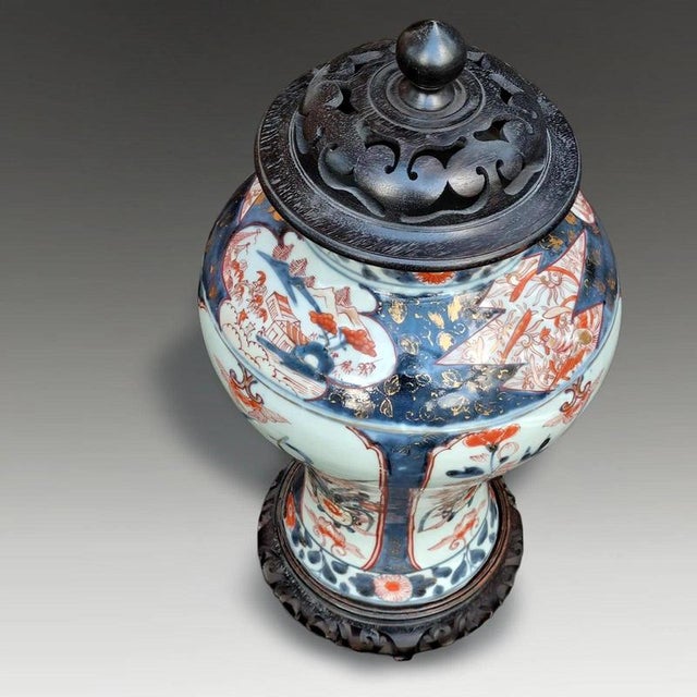 Edo Japanese Arita Imari Porcelain Lidded Vase, 1700 For Sale - Image 6 of 12