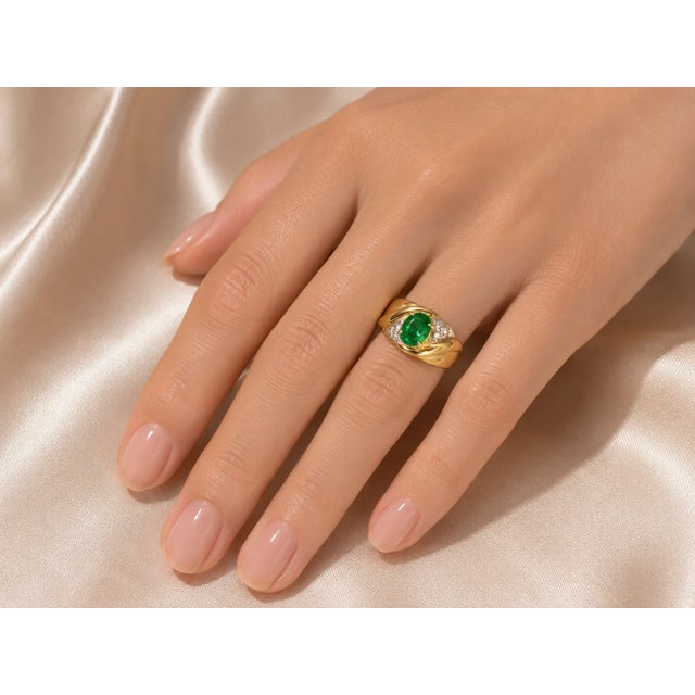 Traditional Late 20th Century 14K Yellow Gold Emerald Pave Diamond Ring, Size 5.5 For Sale - Image 3 of 3