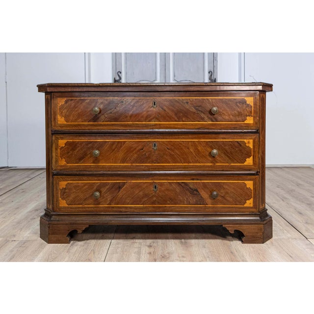 Italian 1690s Walnut and Ash Three-Drawer Commode with Inlaid Décor For Sale - Image 10 of 17