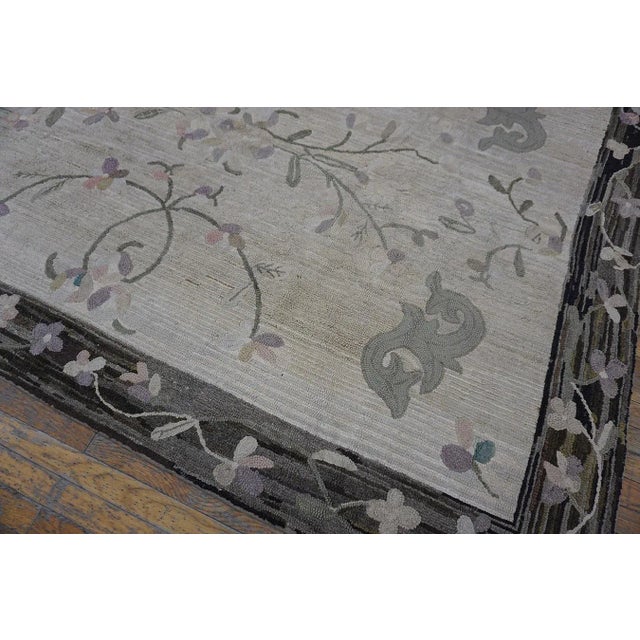 1900s Ivory Folk Art Floral Antique American Hooked Small Rug For Sale - Image 14 of 15