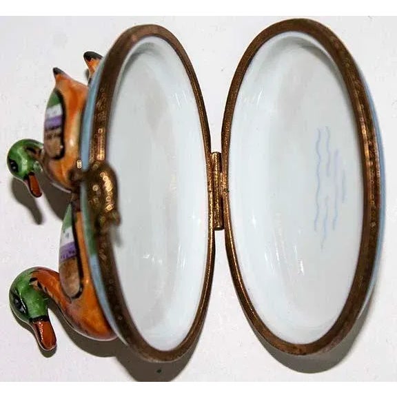Early 21st Century Limoges France Peint Main Enamel Porcelain Mom 3 Ducklings Keepsake Trinket Box For Sale - Image 5 of 7