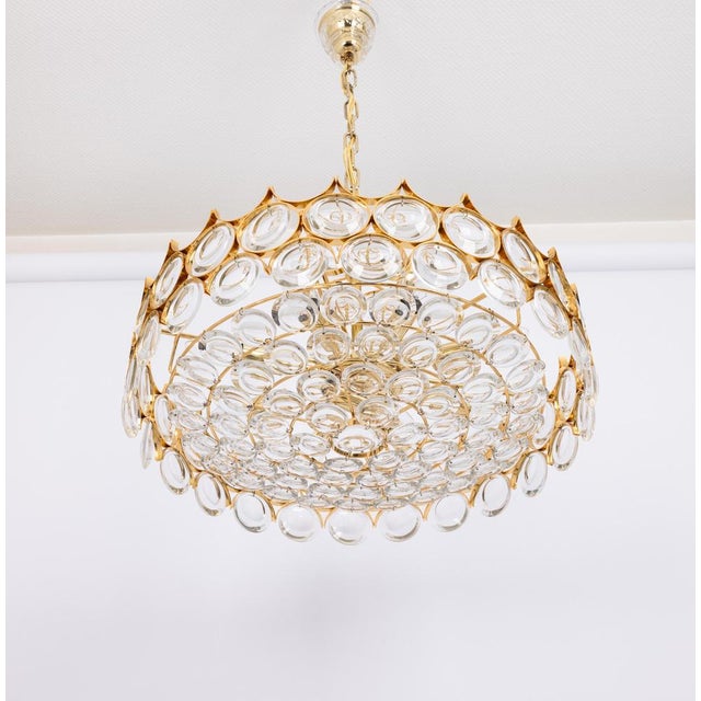 Large Gilt Brass and Crystal Chandelier attributed to Sciolari for Palwa, Germany, 1970s For Sale - Image 14 of 17