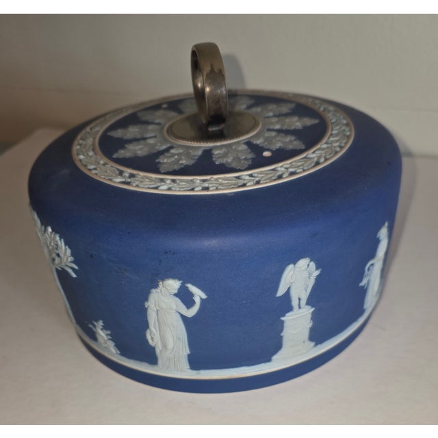1900s Wedgwood Jasperware Blue and Whire Dome For Sale In San Antonio - Image 6 of 10