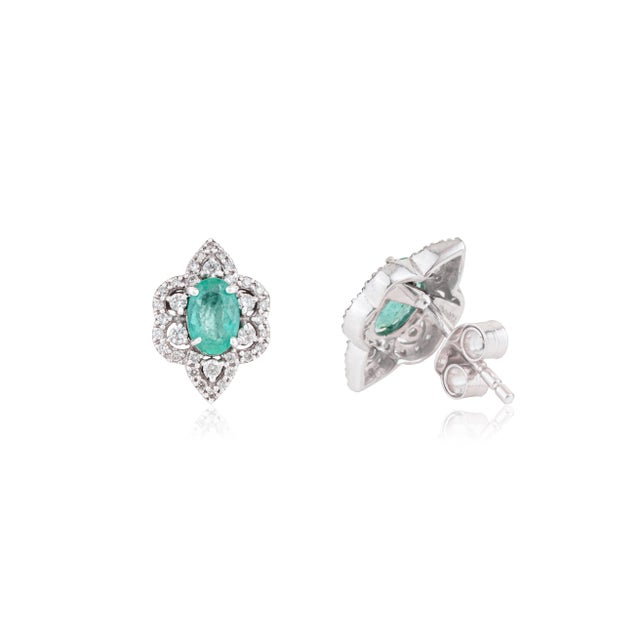 Metal Emerald Diamond Floral Cluster Vintage Stud Earrings in 14k White Gold- A Pair For Sale - Image 7 of 15