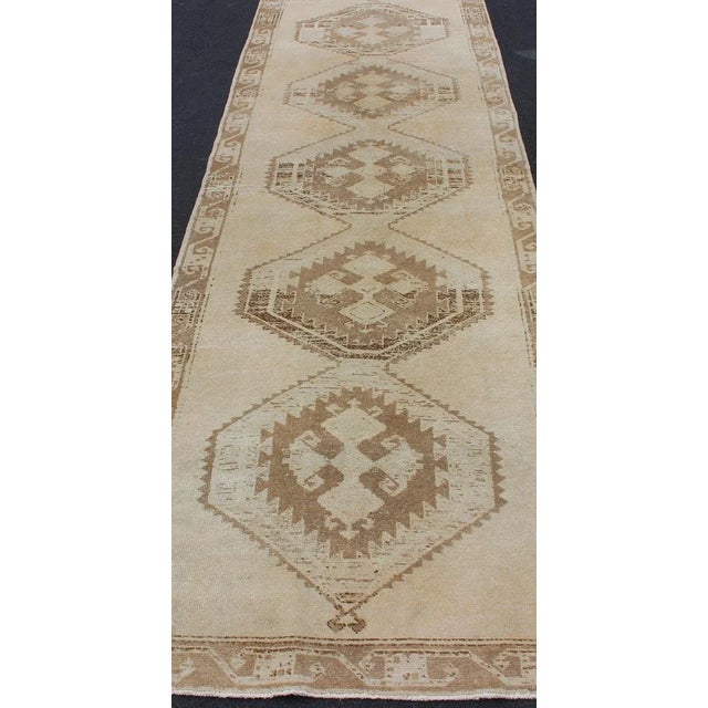 Light Colored Hand Knotted Vintage Oushak Gallery Runner With Geometric Medallions For Sale In Atlanta - Image 6 of 13