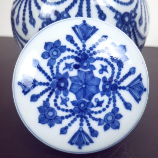 Blue Chinese Porcelain Blue and White Lidded Jar For Sale - Image 8 of 10