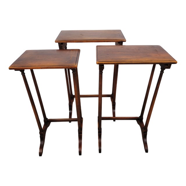 Victorian Nesting Tables in Mahogany, 1880, Set of 3 For Sale
