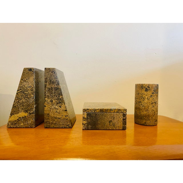 A unique vintage set, showcasing Pakistan's marble craftsmanship. Enhance your desk with a touch of tradition. The set...