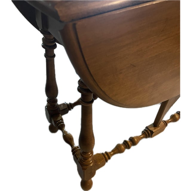 Ethan Allen Vintage Ethan Allen Oval Drop-Leaf Side Table For Sale - Image 4 of 12