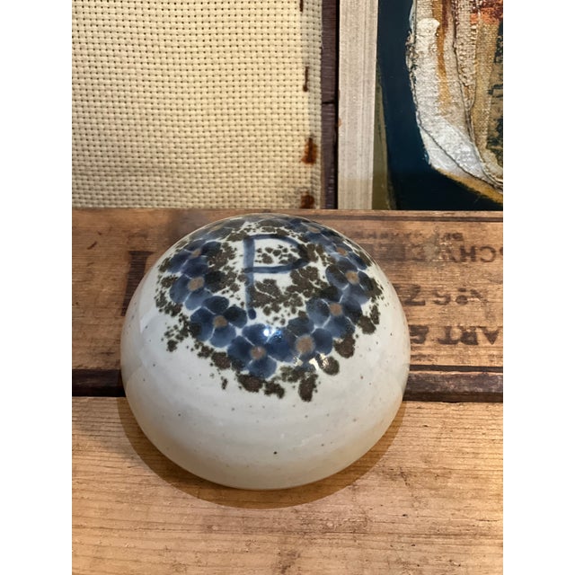 Mid-Century Modern 1970s Vintage Handmade Mid Century Modern Style Paper Weight Sculpture With Floral Motif For Sale - Image 3 of 8