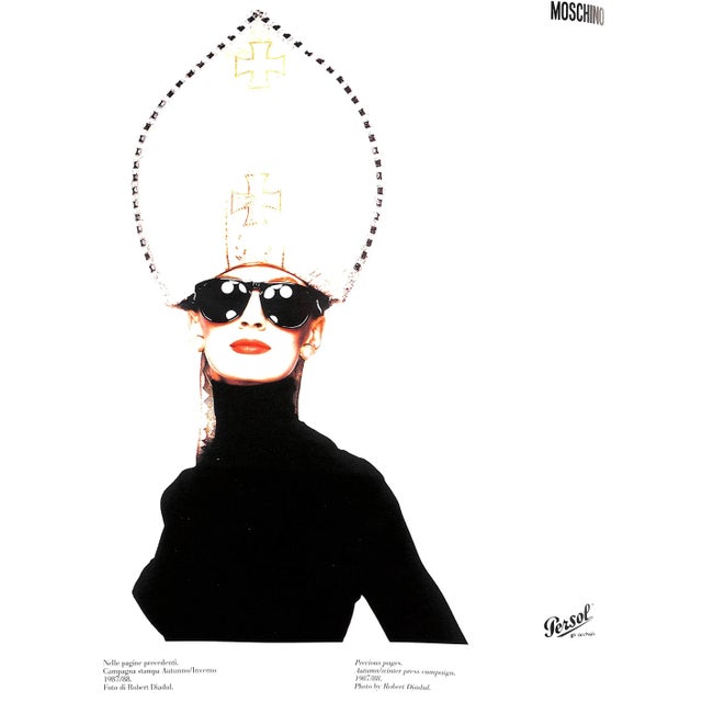Paper "Moschino: X Anni Di Kaos! 1983-1993" Book 1996 Foroni, Mauro For Sale - Image 7 of 10