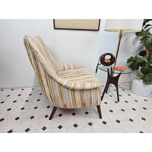 Mid 20th Century Mid-Century Modern Tufted Wingback Lounge Chair by Selig For Sale - Image 5 of 8
