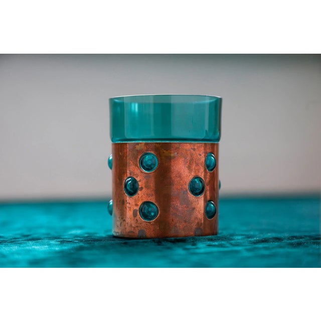 1960s Set of Drinking Glasses and Ice Bucket Made of Green Glass and Copper by Nanny Stil for Raak, 1960s For Sale - Image 5 of 7
