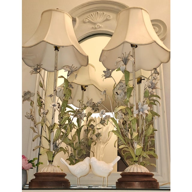 Mid 20th Century Mid Century Modern Italian White Lily Tole Table Lamps - a Pair For Sale - Image 9 of 9