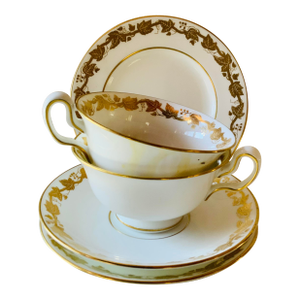 1980s Wedgwood "Whitehall" Bone China Teacup Pair With 8" Plate