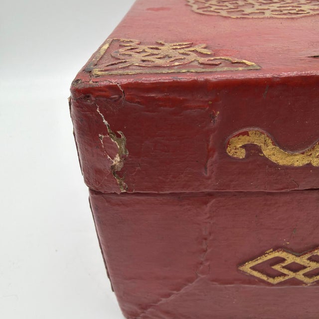 Vintage Chinese Red Lacquer Wedding Box With Removable Interior Tray & Double Happiness Symbol For Sale - Image 18 of 18