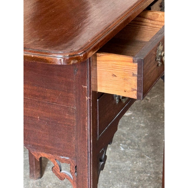Wood 18th Century English Mahogany Side Table With Pierced Brackets For Sale - Image 7 of 11