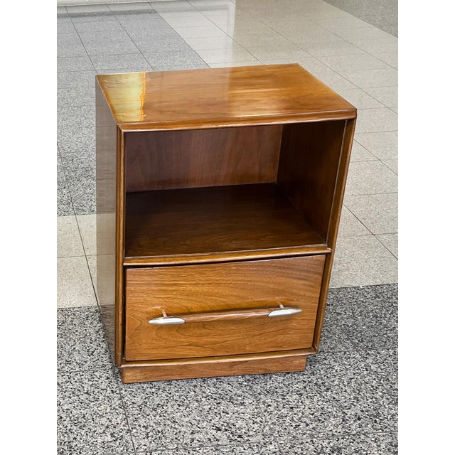 Wood Widdicomb Walnut Nightstand End Tables by T. H. Robsjohn-Gibbings - A Pair For Sale - Image 7 of 11