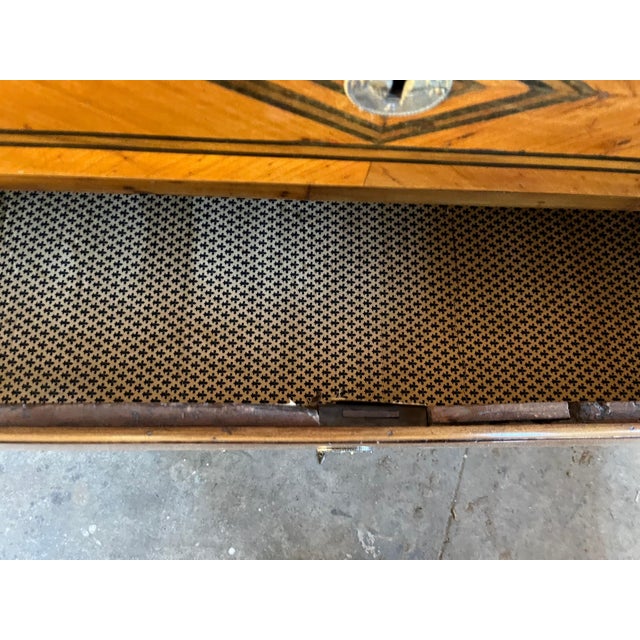Neoclassical 18th Century Italian Cherry Neoclassical Commode With Inlay and Veneer For Sale - Image 3 of 18