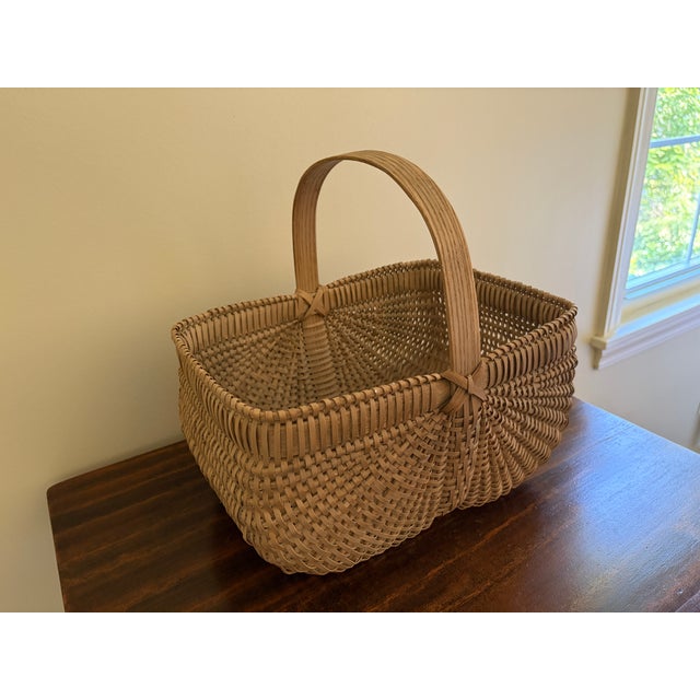 Vintage Nantucket-Style Handwoven Rattan Gathering Basket For Sale - Image 4 of 9