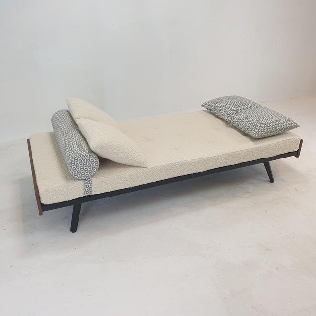 Cream Daybed with Hermes Cushions and Bolster, 1960s For Sale - Image 8 of 18