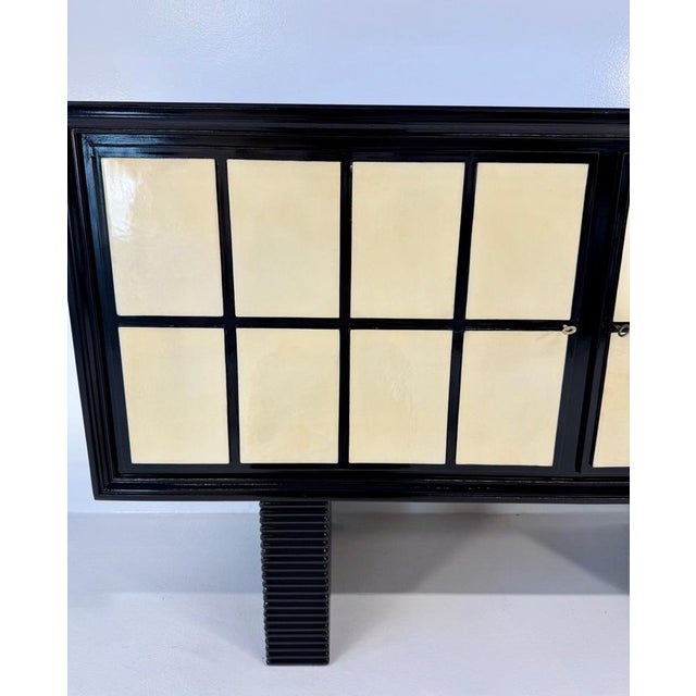 Italian Art Deco Sideboard in Parchment with Black Lacquer and Blue Mirror, 1940s For Sale - Image 13 of 18