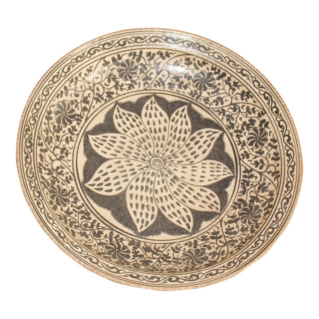 15th Century Northern Thailand Wang Kalong Kiln Ceramic Bowl With Iron Glaze For Sale