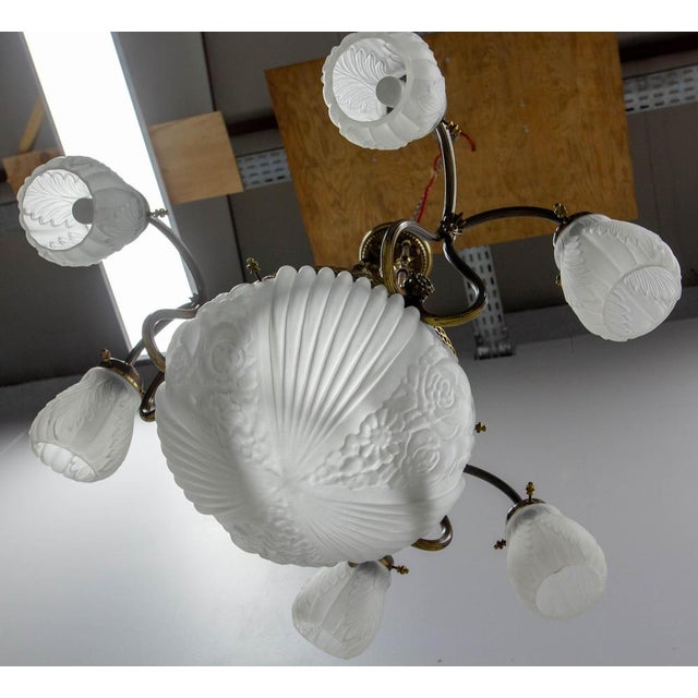 French Art Deco Chandelier in Frozen Glass and Brass, 1930 For Sale - Image 16 of 18