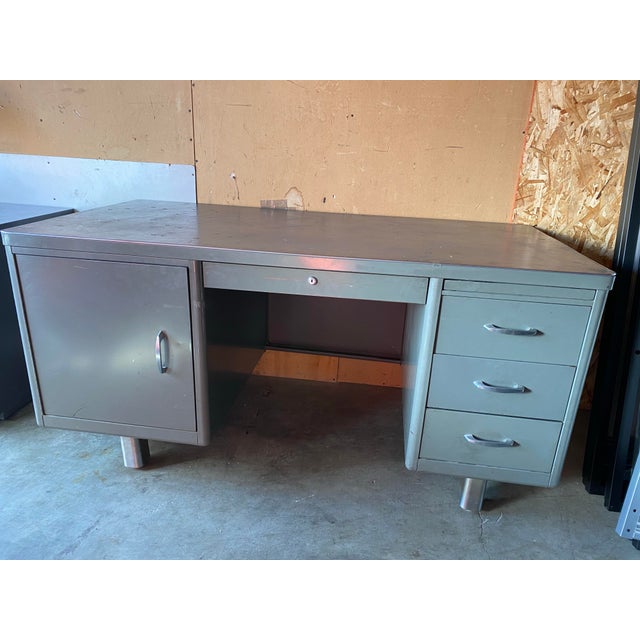 Cole Steel Vintage Mid Century Modern Metal Tanker Desk For Sale - Image 4 of 12