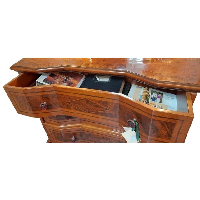 Italian 18c Style Northern Italian Mahogany & Fruitwood Inlaid Chest of Drawers For Sale - Image 3 of 3