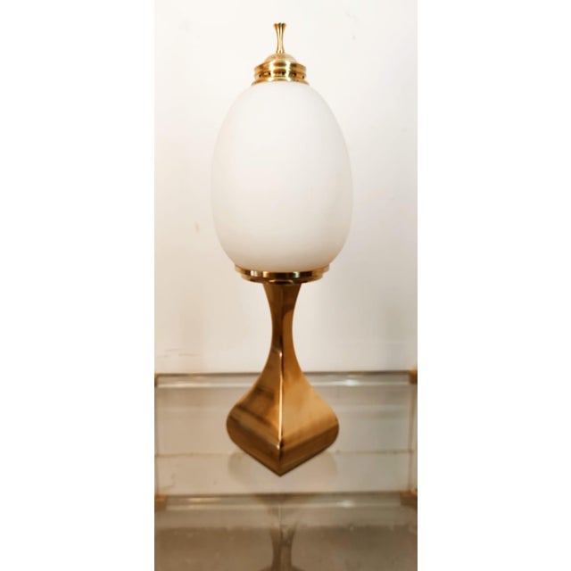 Mid-Century Modern Table Lamp in Brass with Oval Glass For Sale - Image 3 of 14