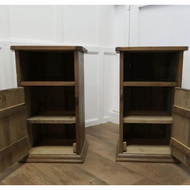 Rustic Pine Bedside Nightstands, 1890s, Set of 2 For Sale - Image 5 of 7