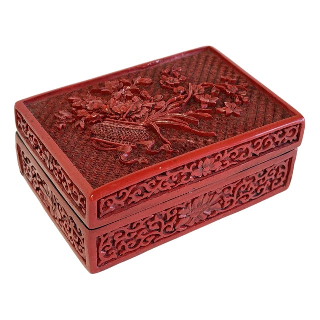 Vintage Chinese Hand-Carved Cinnabar Lacquer Box For Sale
