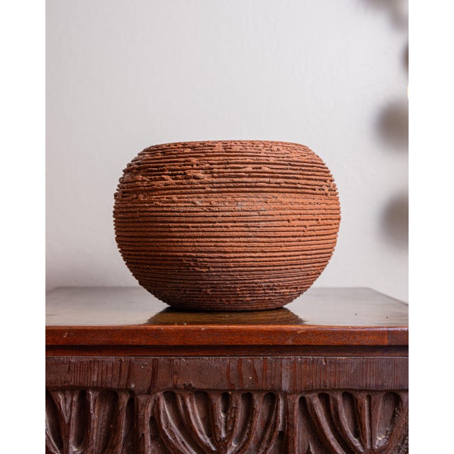 Stan Bitters Sculptural Ribbed Terracotta Planter, California Modern Studio Pottery Style For Sale - Image 4 of 9