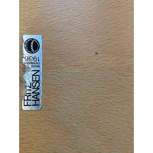 Set of four Arne Jacobsen ANT 3101 chairs, manufactured by Fritz Hansen in 1986. Some signs of wear, but in very good...