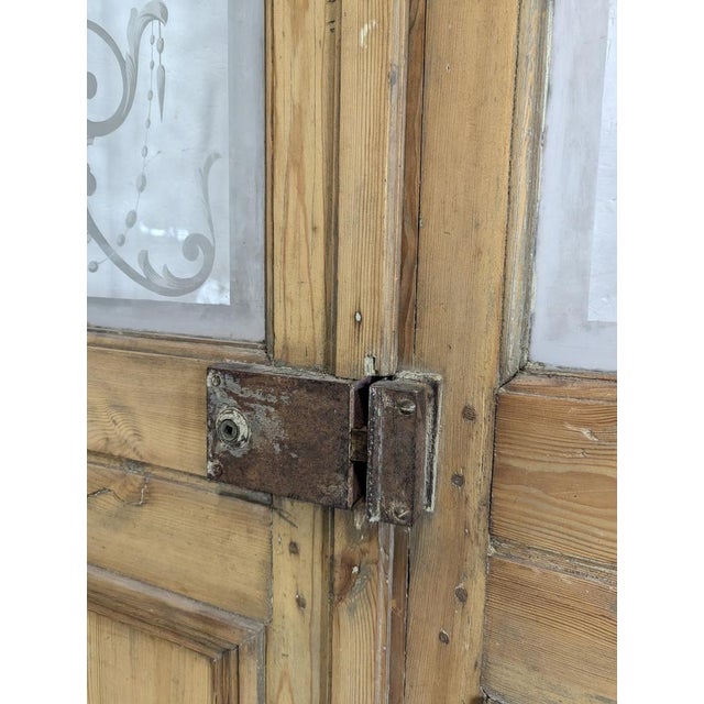 Early 20th Century Engraved Glass Doors, Set of 2 For Sale - Image 6 of 9