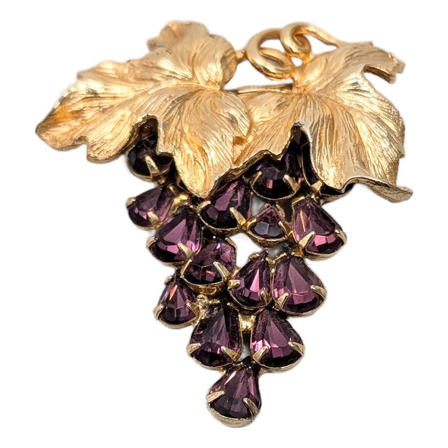 Vintage 1960s Signed Napier Goldtone Faux-Amethyst Grape Cluster Brooch For Sale