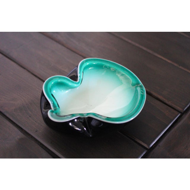 MCM Barbini Murano Biomorphic Green, Black, and White Catchall or Ashtray For Sale - Image 11 of 11
