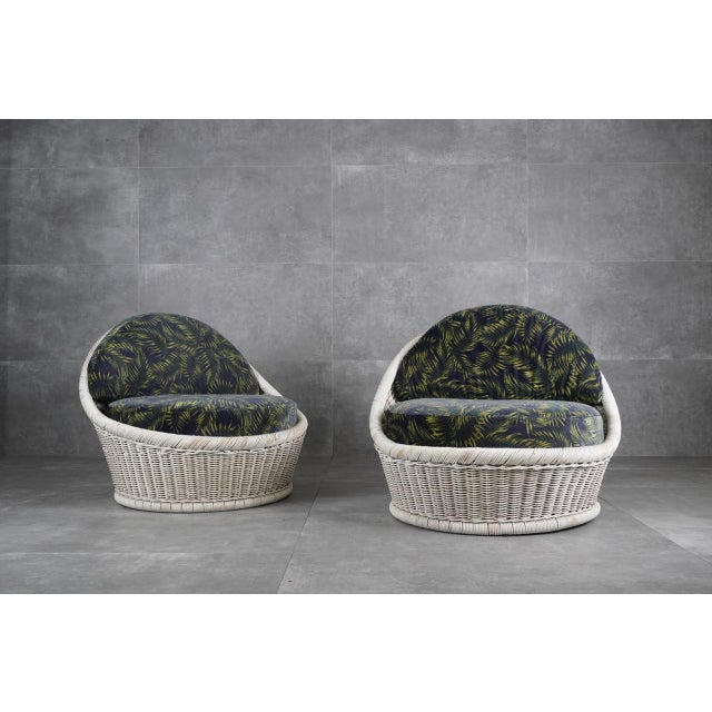 An organic modern lounge set, designed and executed in the 1970s. The design showcases an elegant ability to blend...