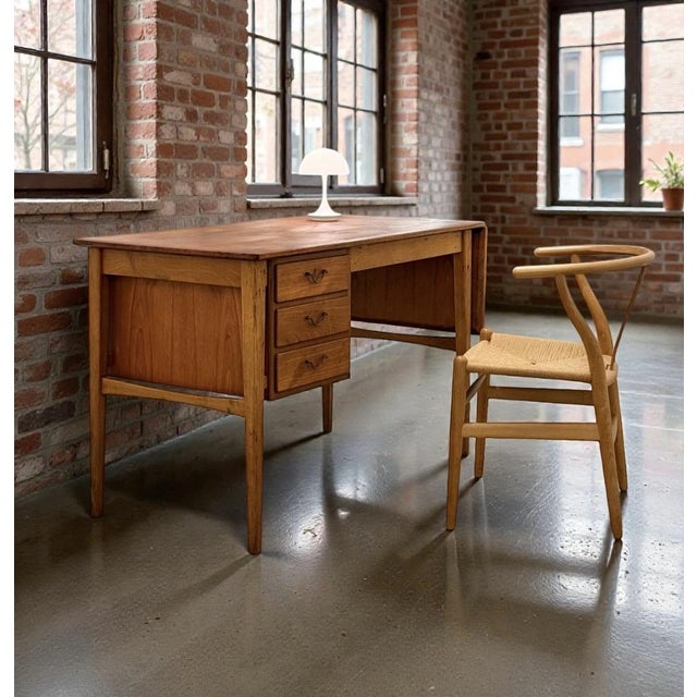 Wood Danish Extendable Writing Desk in Teak and Oak, 1950s For Sale - Image 7 of 14