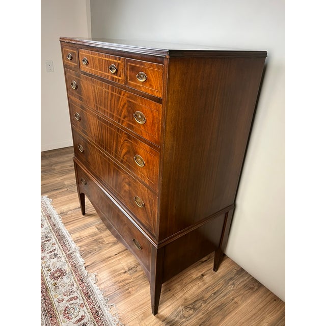 Vintage Dutch Woodcraft Shops Federal Style Flame Mahogany Chest on Stand C. 1945–1955 For Sale In Boston - Image 6 of 10