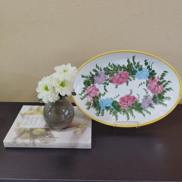 1970s Gary Valenti Hand Painted Floral Ceramic Oval Serving Platter Made in Italy For Sale In Houston - Image 6 of 7